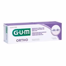 GUMOrthoGel dentifrice Renforce l'émail des dents et protège les gencives Spécialement conçu pour les porteurs d'appareils orthodontiques 75mlLe gel dentifrice GUM ortho est spécifiquement formulé pour renforcer l'émail des dents et protéger les gencives contre les irritations.Favorise la prévention des taches blanches et procure une reminéralisation supérieure de l'émail grâce à une combinaison unique de Fluor et d'Isomalt.Réduit la formation de la plaque grâce à l'action antibactérienne du CPC.Apaise les gencives grâce à ses actifs d'origine naturelle prévenant les irritations (Bisabolol