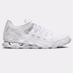 Les Chaussures Nike style Lifestyle de bonne qualité. En achetant les Chaussures Nike Reax 8 Tr vous choisissez un produit so ...