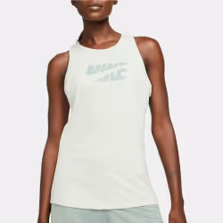 Numéro de produit: DM2858-017 Fabricant: Nike Sexe: Femmes La technologie: Dri-FIT La discipline: Power training, Cardio et c ...