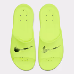 Les Claquettes Nike style Natation de bonne qualité. En achetant les Claquettes Nike Victori One vous choisissez un produit s ...