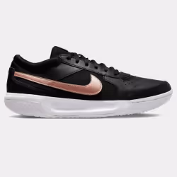 Les Chaussures Nike style Tennis de bonne qualité. En achetant les Chaussures Nike Zoom Court vous choisissez un produit soli ...