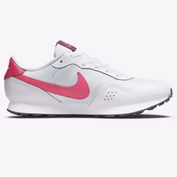 DES SNEAKERS AU STYLE COMPOSITE ET RÉTRO. Cette sneaker de tous les jours rend hommage au passé en reprenant des détails issu ...