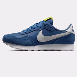 Les Chaussures Nike style Lifestyle de bonne qualité. En achetant les Chaussures Nike Md Valiant vous choisissez un produit s ...