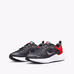 Les Chaussures Nike style Running de bonne qualité. En achetant les Chaussures Nike Downshifter 12 vous choisissez un produit ...