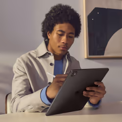Apple iPad Pro Apple M 256 Go 27,9 cm (11") 8 Go Noir - Vue supplémentaire 3