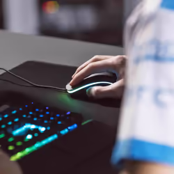HyperX Pulsefire Surge souris Ambidextre USB Type-A Optique 16000 DPI