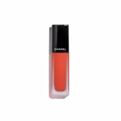 Le rouge à lèvres Chanel Rouge Allure Ink marque magnifiquement vos lèvres et souligne ainsi votre maquillage de jour et de s ...