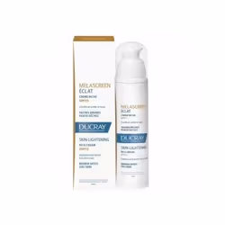 Cette crème riche éclaircit et unifie le teint, notamment en cas de pigmentation irrégulière.