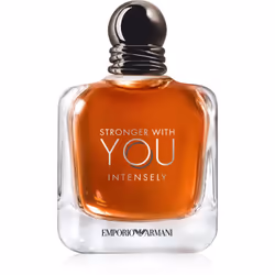 L’eau de parfum Giorgio Armani Emporio Stronger With You Intensely est inspirée de l’histoire d’amour profonde d’un jeune homme contemporain qui pousse chaque jour un peu plus les limites de l’amour pour mieux le renforcer.