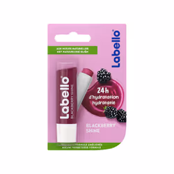 Le Stick Lèvres Hydratant Mûre de Labello chouchoute vos lèvres. Il leur offre un délicieux parfum de mûre et une subtile tou ...