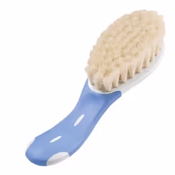 Vous voulez compter sur une brosse en poils naturels pour le soin de votre bébé ? La brosse à cheveux pour bébés de NUK est e ...
