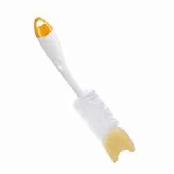 NUK Goupillon 2 en 1 avec éponge C'est une éponge qui est conçue spécifiquement afin de nettoyer les recoins difficiles. Cett ...