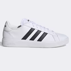 Les Chaussures Adidas style Lifestyle de bonne qualité. En achetant les Chaussures Adidas Grand Court vous choisissez un prod ...