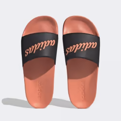 Les Claquettes Adidas style Natation de bonne qualité. En achetant les Claquettes Adidas Adilette Shower vous choisissez un p ...