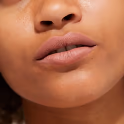 GOSH Liquid Matte Lips 007 Nougat Crisp 4ml - Vue supplémentaire 3