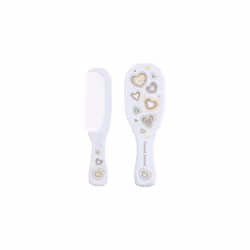 La brosse à cheveux canpol babies Newborn Baby coiffe parfaitement les cheveux fins de l’enfant.