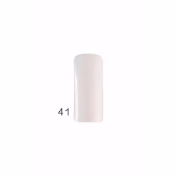 En un seul passage, les ongles sont parfaitement galbés et lissés et leurs contours nets et soignés.