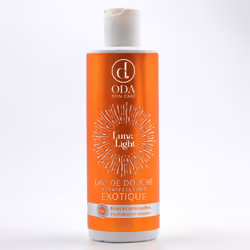 ODA LunaLight un lait de douche crémeux, hydratant et unifiant avec un parfum exotique.