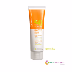 Le Fluide Solaire DERMACARE PHOTOSUN matifiant et teinté à haute protection spf 50 qui protège la peau des UVA/UVB et des inf ...
