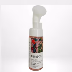 mousse nettoyante est idéale pour tous les types de peau, y compris les peaux les plus sensibles. L'eau florale de rose de da ...