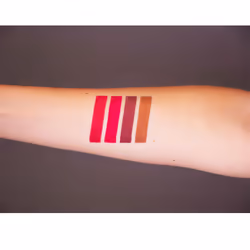 Deborah Milano Fluid Velvet Mat 4,5 g 06 Iconic Red