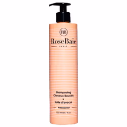 RoseBaie Shampoing Cheveux Bouclés x Huile d'Avocat 500 ml est un shampoing pour cheveux bouclés, frisés et crépus. Il restau ...