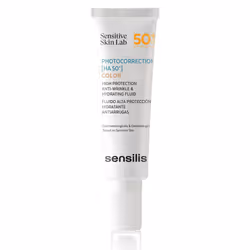 SENSILIS Soin pour le Visage Anti-âge Fluide Teinté est une émulsion fluide colorée à l'acide hyaluronique qui procure l'hydr ...