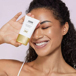 ISDIN ISDINCEUTICS Glicoisdin 15 Moderate gel pour le visage 50 ml Femmes