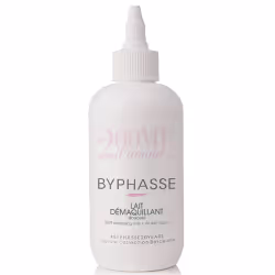 Le lait démaquillant BYPHASSE sans colorant nettoie en douceur les restes de maquillage sans irriter.