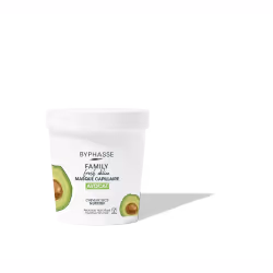Le masque capillaire Byphasse Family Fresh Délice pour cheveux secs nourrit intensément, les laissant doux et soyeux.