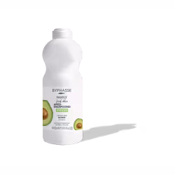 L’après-shampooing Byphasse Family Fresh Délice pour cheveux secs démêle, nourrit et lisse.