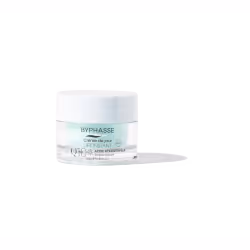La crème de jour BYPHASSE lift instant associe la coenzyme Q10, un actif raffermissant efficace avec l'acide hyaluronique qui ...
