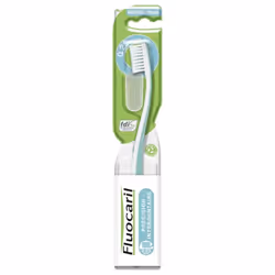 Fluocaril Brosse à Dents Précision Interdentaire Médium - Couleur : Vert est une brosse développée pour un brossage précis mê ...