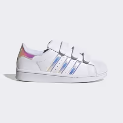 grâce à  leurs languettes scratchées, ces chaussures de chez adidas sadaptent facilement aux différentes largeurs de pieds. m ...