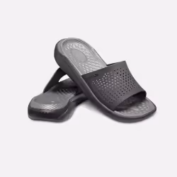 Les Claquettes Crocs style Natation de bonne qualité. En achetant les Claquettes Crocs vous choisissez un produit solide et v ...