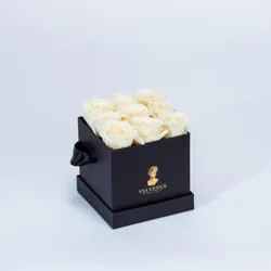 DÉLICATESSE : BOX NOIR ROSES BLANCHES