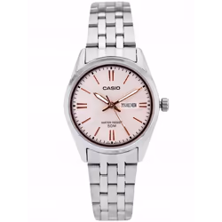 Montre Casio pour Femme - Dimensions (HxLxD): 36 × 30 × 8.9 mm - Chronométrage régulier - Résistance à l'eau de 50 mètres - B ...
