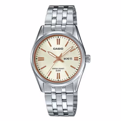 Montre Casio pour Femme - Dimensions (HxLxD): 36 × 30 × 8.9 mm - Chronométrage régulier - Résistance à l'eau de 50 mètres - B ...