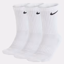 Dynamisez votre entraînement avec les chaussettes d'entraînement Nike Everyday Cushion Crew (3 paires). La semelle épaisse en ...