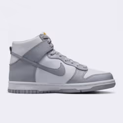 Les Chaussures Nike style Lifestyle de bonne qualité. En achetant les Chaussures Nike Dunk Low vous choisissez un produit sol ...
