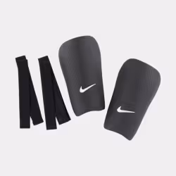Les Protège Tibia Nike style Football de bonne qualité. En achetant les Protège Tibia Nike vous choisissez un produit solide  ...