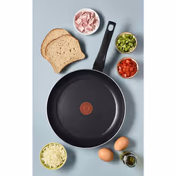 Simplifiez votre cuisine avec la poêle Tefal Easy Cook & Clean de 24 cm. Conçue en aluminium durable, elle présente un revête ...