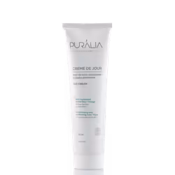 Formulé à base d’huile de jojoba et de beurre de karité aux vertus protectrice et nourissante, le soin du jour Puralia est un ...