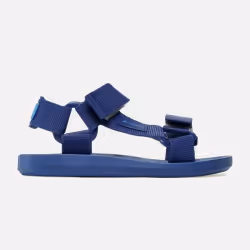 Les Claquettes et Sandales Rider style Natation de bonne qualité. En achetant les Claquettes et Sandales Rider vous choisisse ...